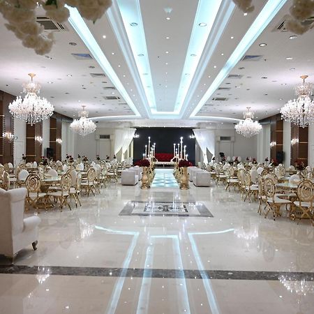 Le Meridien Медина Экстерьер фото A wedding hall in Cairo, Egypt
