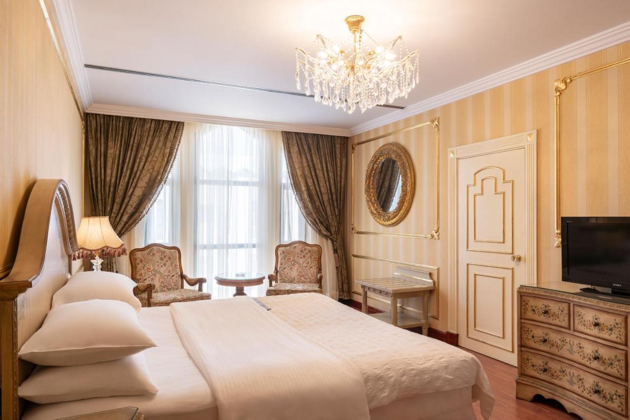 Le Meridien Медина Экстерьер фото A room at the hotel
