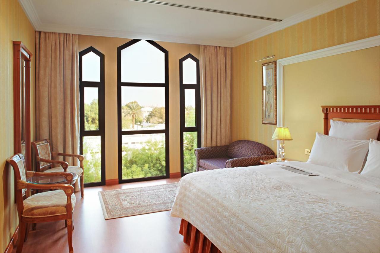 Le Meridien Медина Экстерьер фото A room at the hotel