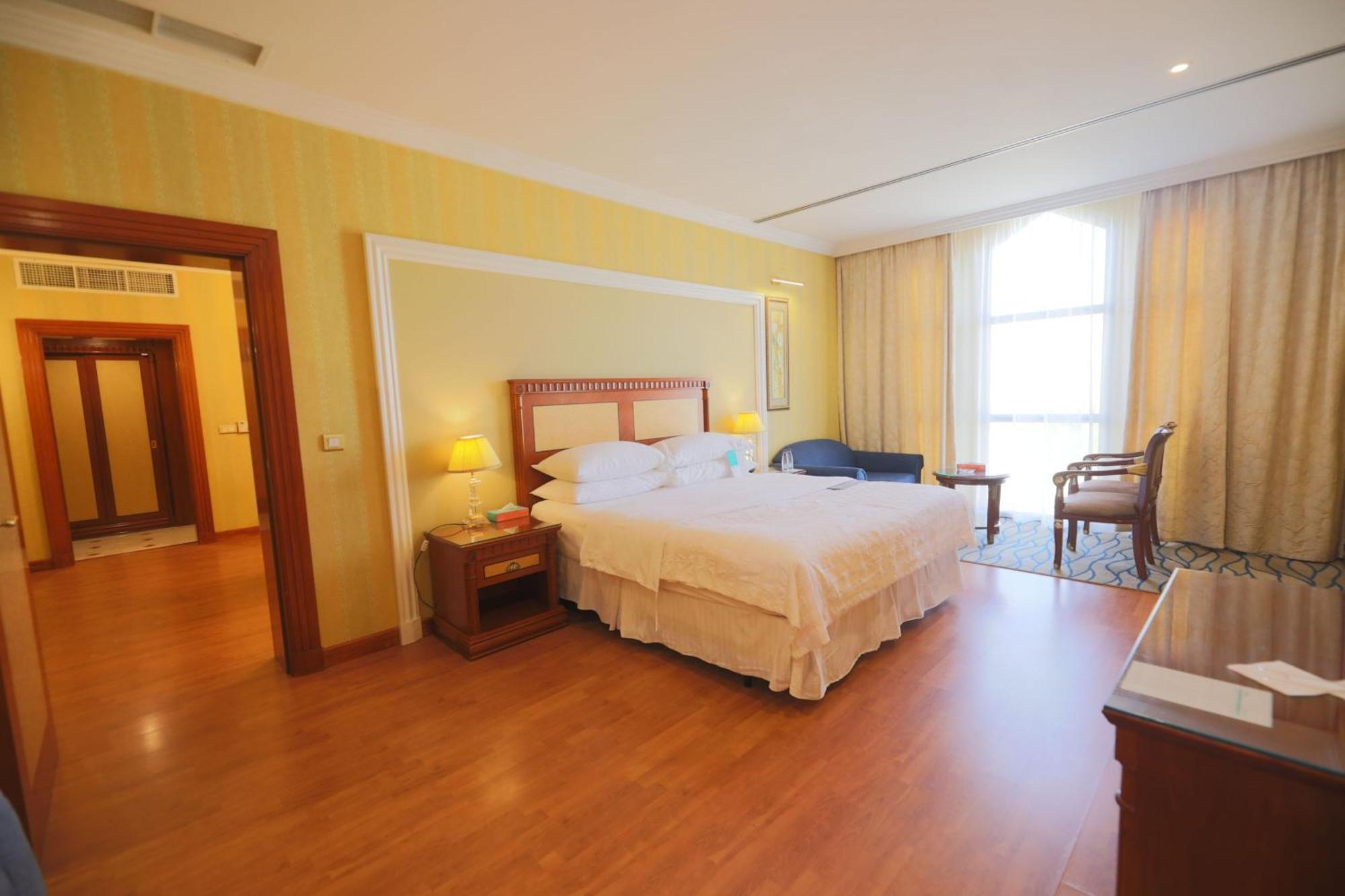 Le Meridien Медина Экстерьер фото A bedroom at the hotel